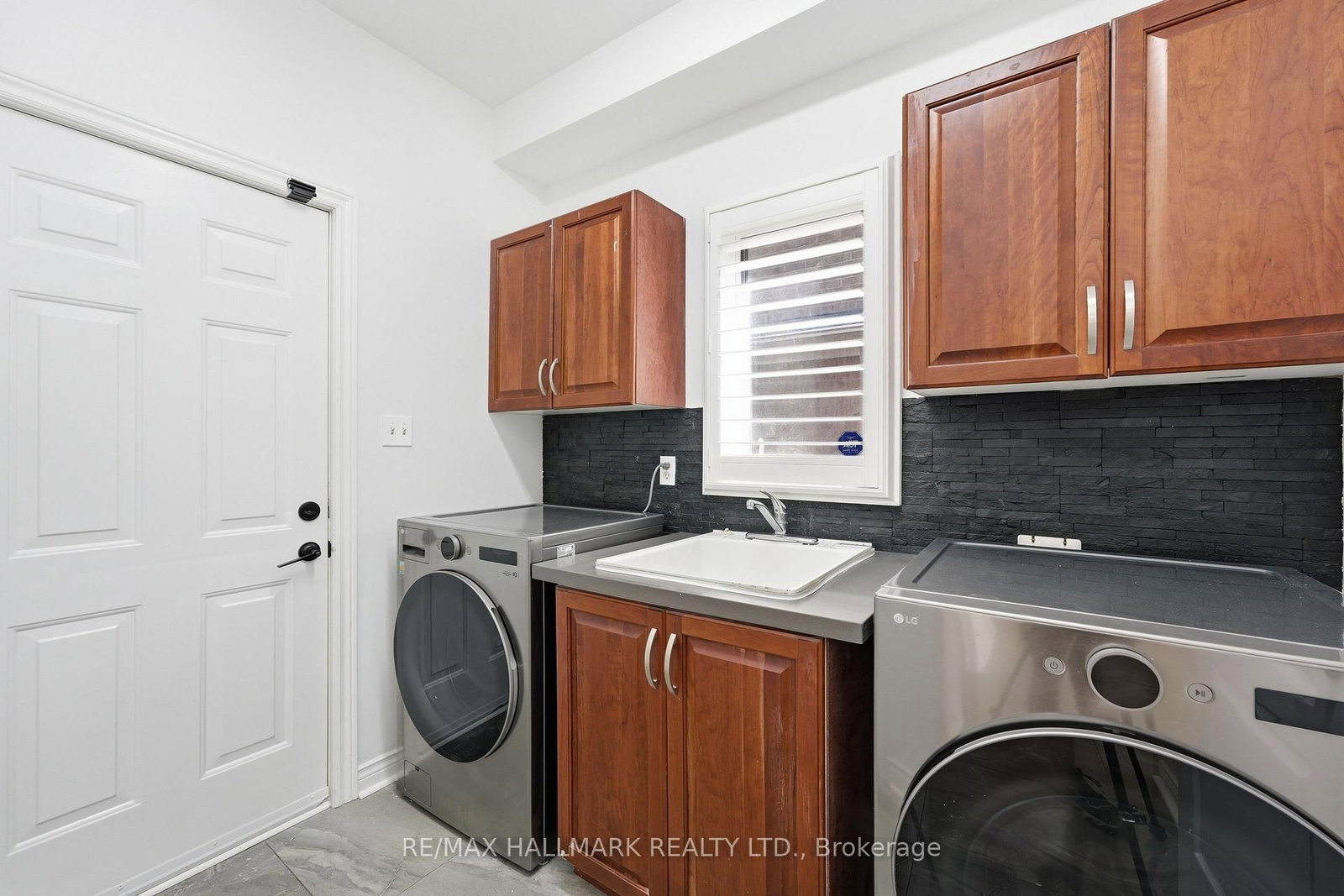 2013 Rosemount Crescent • Oakville, ON photo 14