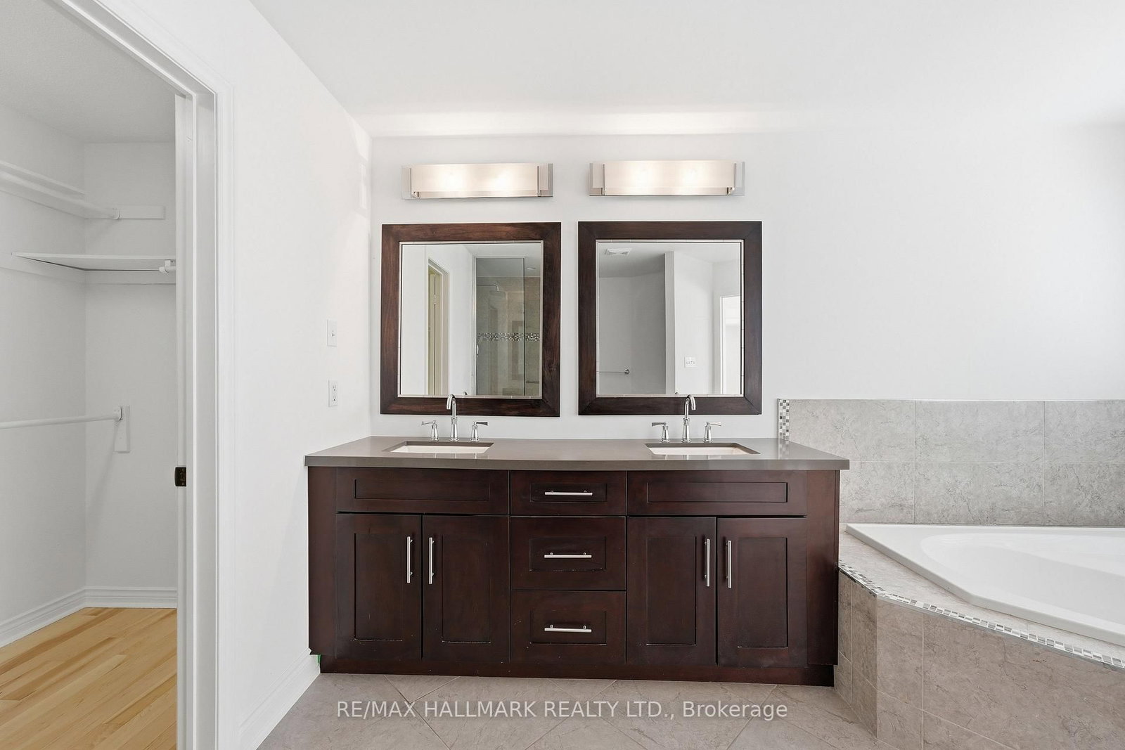 2013 Rosemount Crescent • Oakville, ON photo 19