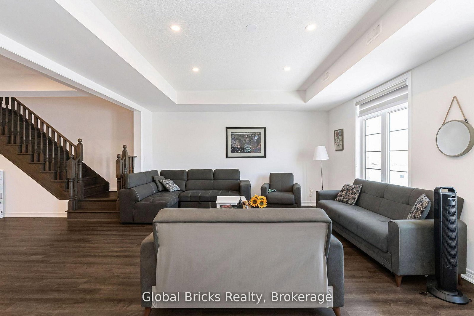 49 E Burnhamthorpe Road • Oakville, ON photo 48