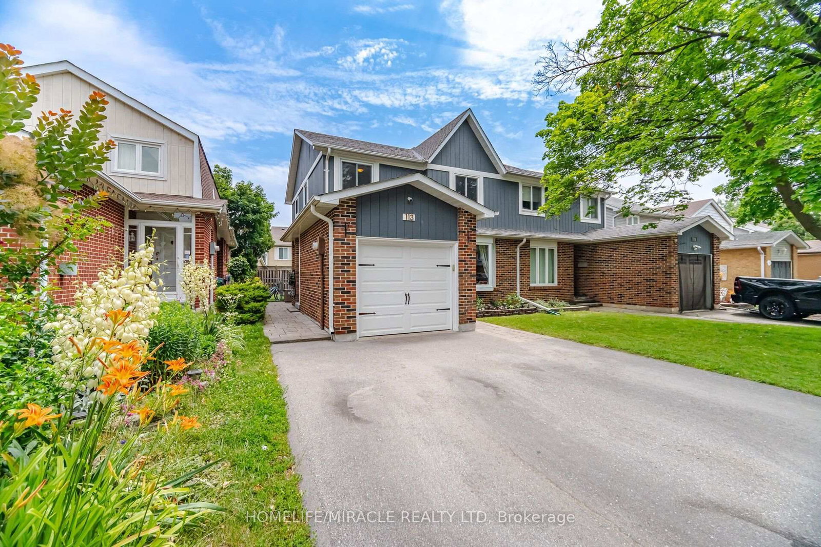 113 Fanshawe Drive • Brampton, ON photo 3