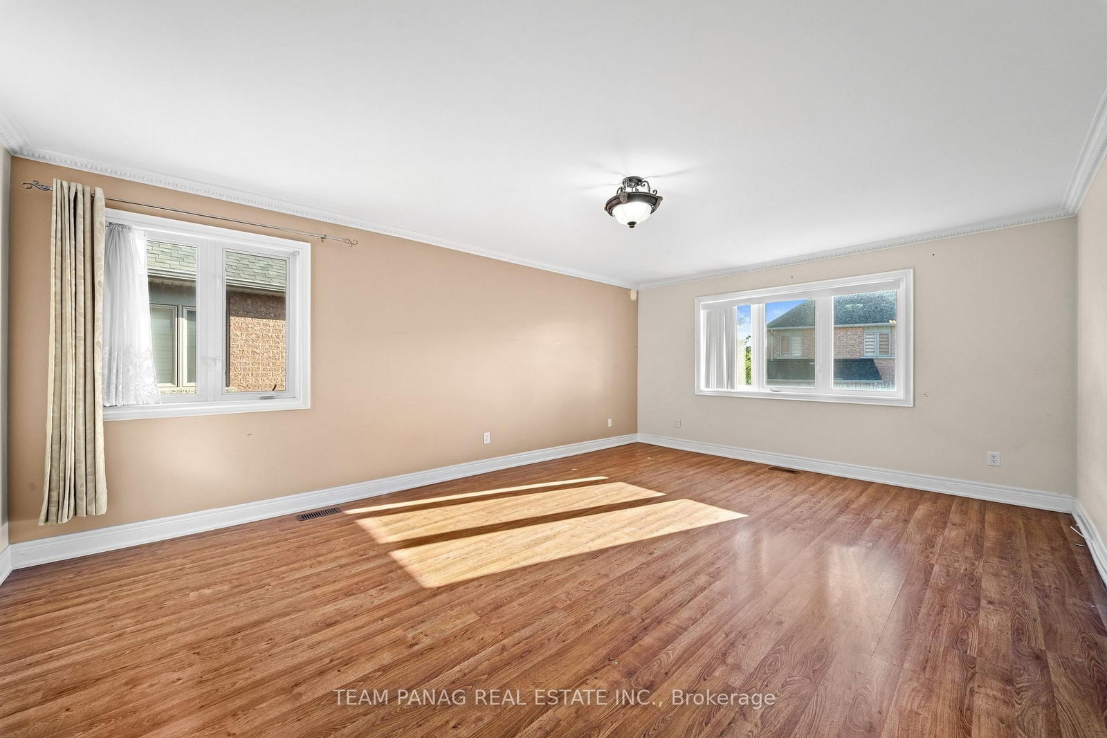 52 Mount Royal Circle • Brampton, ON photo 24