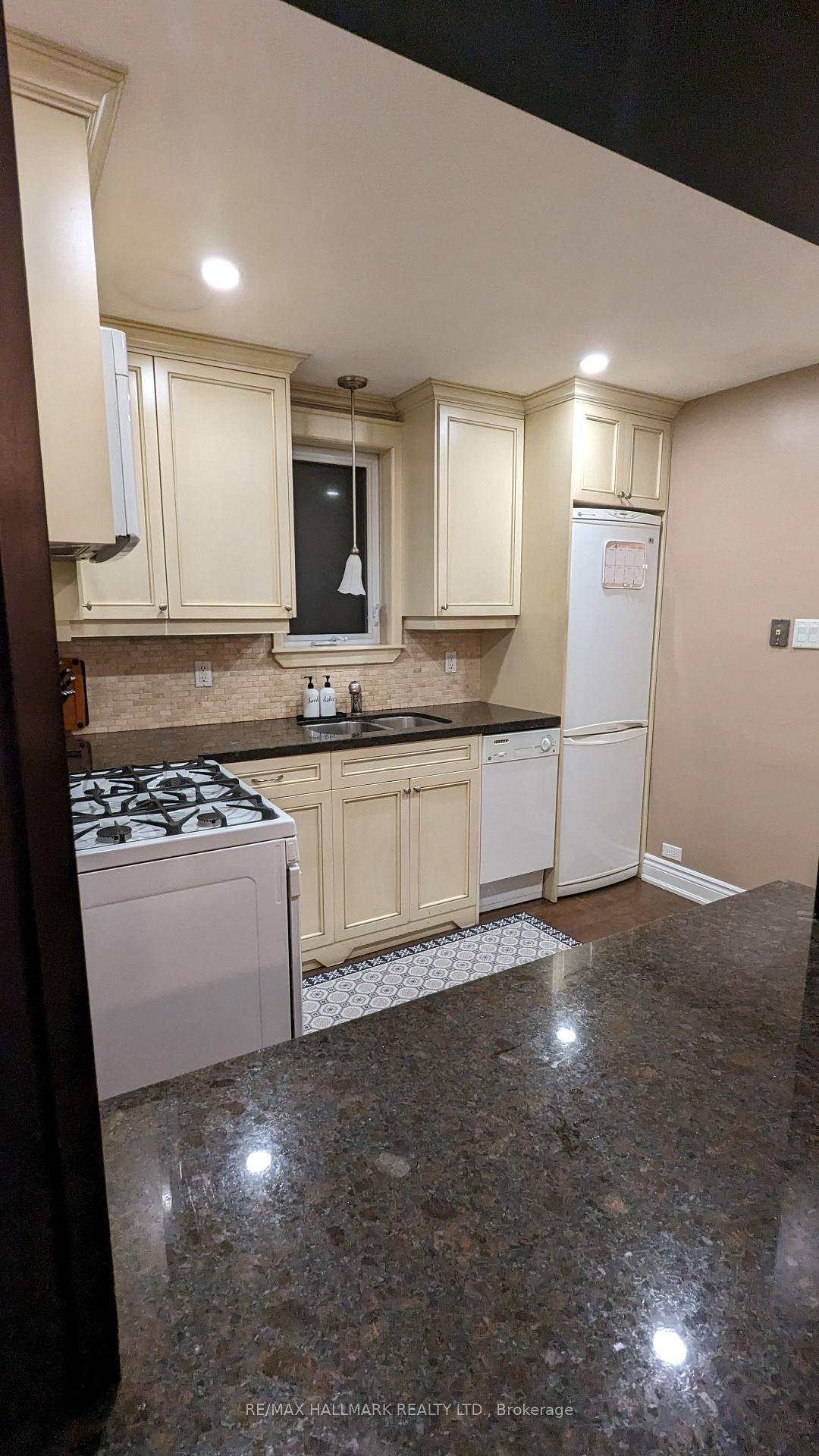 342 Whitmore Toronto,ON M6E 2N4 — Photo 10