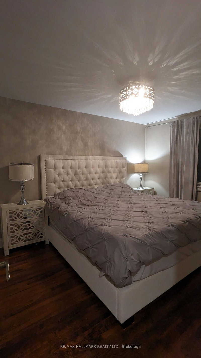 342 Whitmore Toronto,ON M6E 2N4 — Photo 8