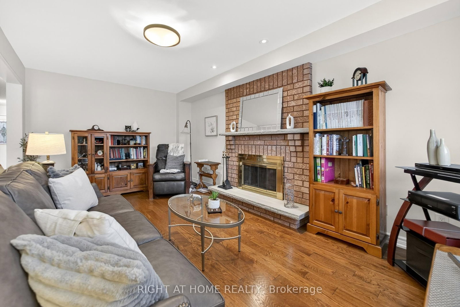 17 Eaton Street • Halton Hills, ON photo 10