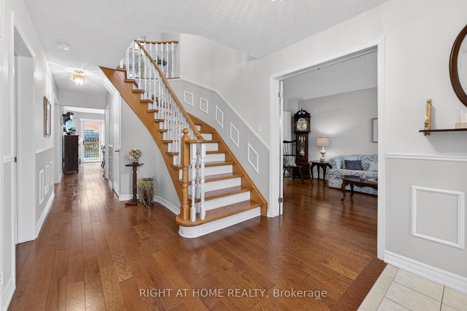 17 Eaton Street • Halton Hills, ON photo 11