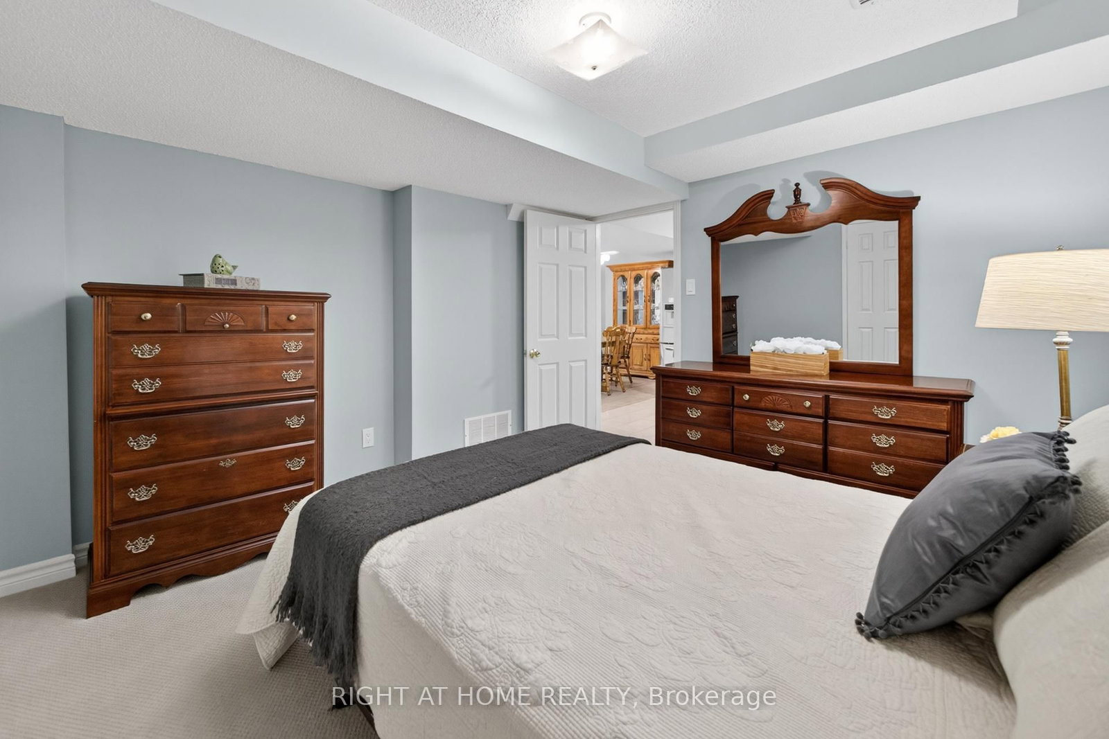 17 Eaton Street • Halton Hills, ON photo 37