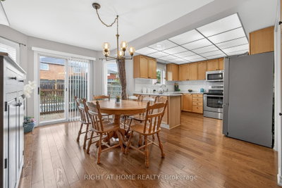 17 Eaton Street • Halton Hills, ON photo 8