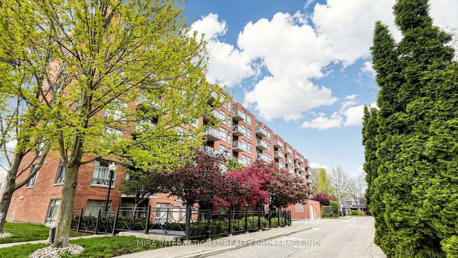Condo for sale at 614-2495 Dundas Street, Toronto, Ontario, M6P 1X4 - High Park North - MLS: W13535722