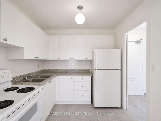 702 - 1665 Bloor Street E