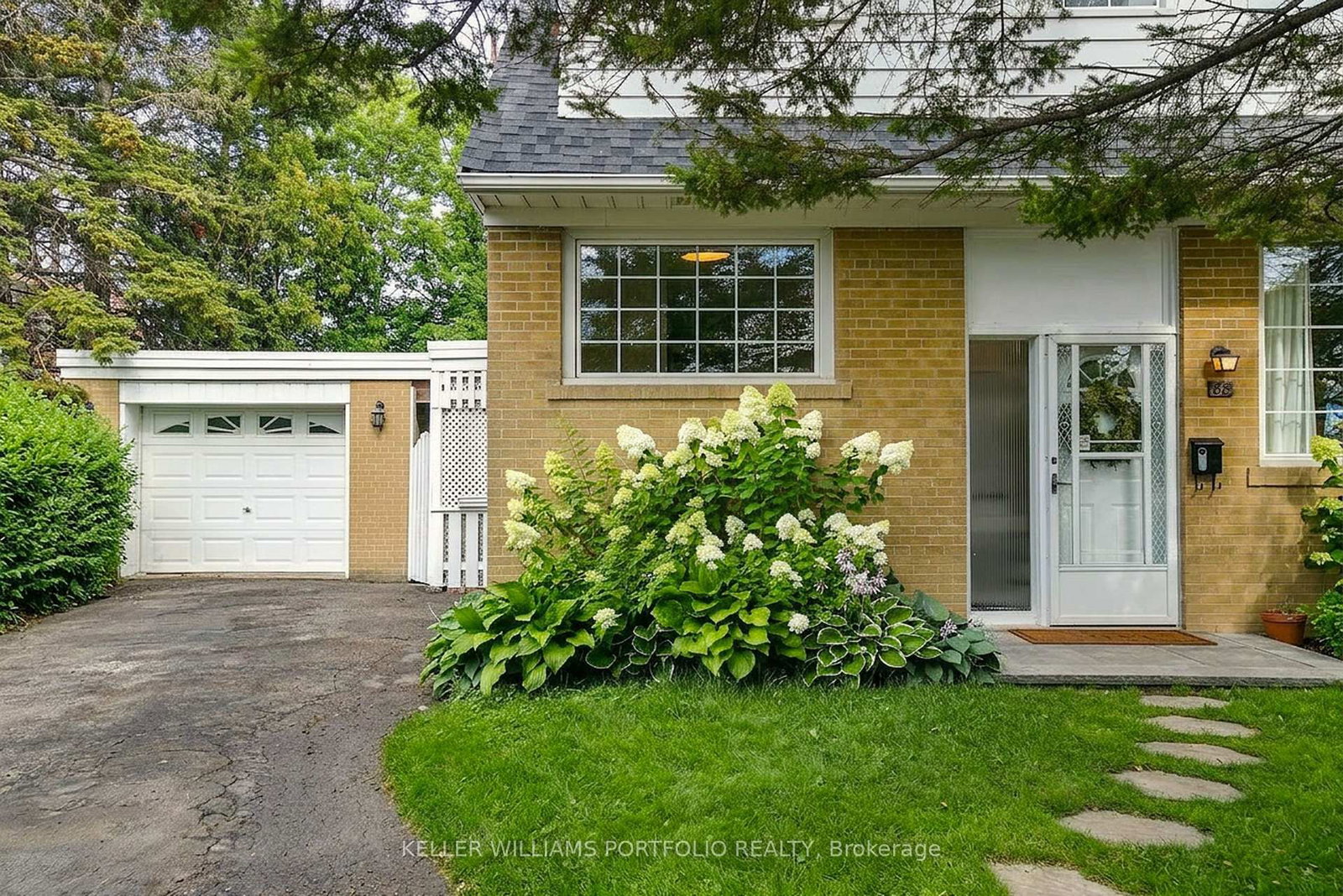 88 Sabrina Dr Drive, Toronto, ON, photo 2
