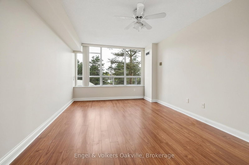 201 - 22 Hanover Road