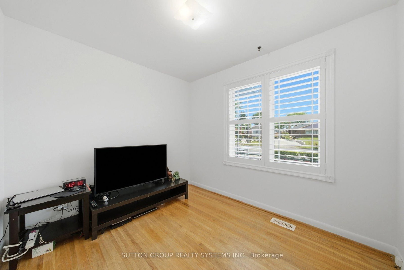 2870 Weston Road • Toronto, ON photo 18