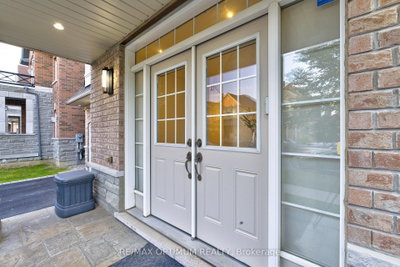 46 Sliprock Crescent — photo 3