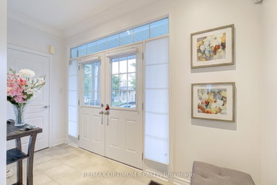 46 Sliprock Crescent — photo 4