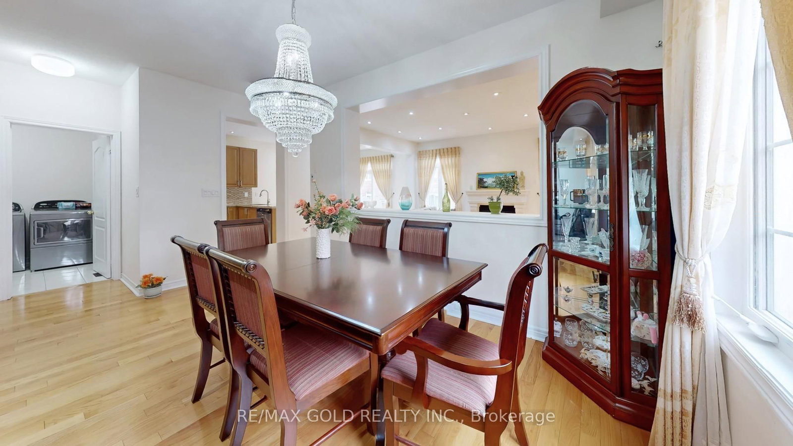 18 Kawana Road • Brampton, ON photo 8