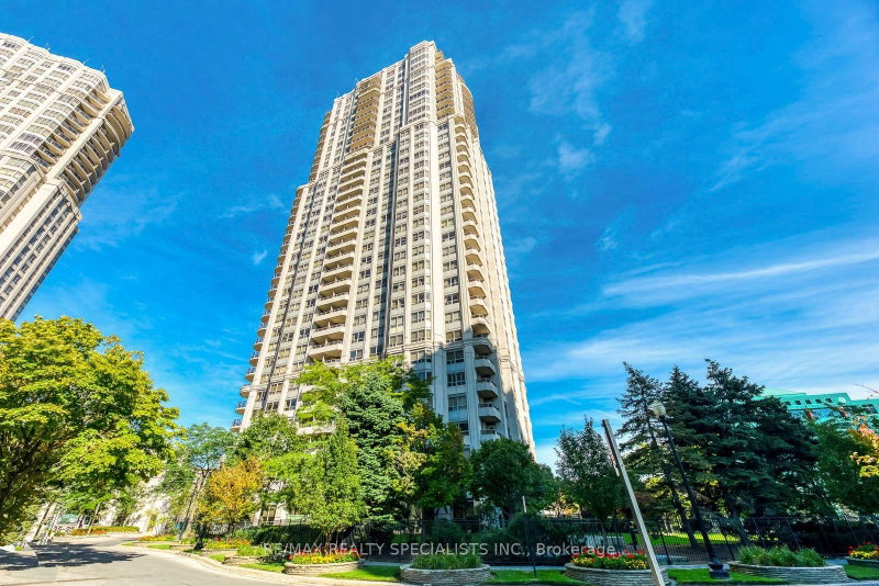 home for lease on 924-25 Kingsbridge Garden Circle W