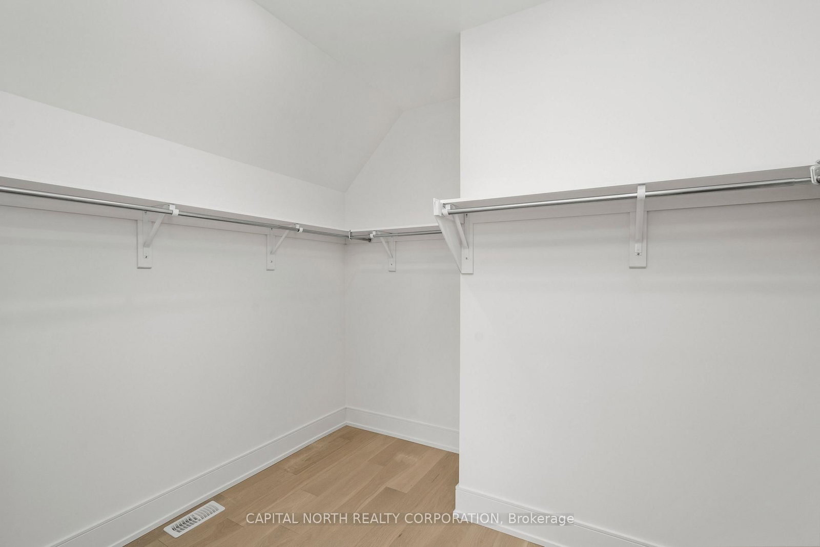 1076 Roosevelt Road • Mississauga, ON photo 24