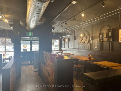 104 Lakeshore Road E — photo 3