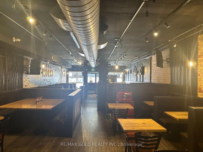 104 Lakeshore Road E — photo 4
