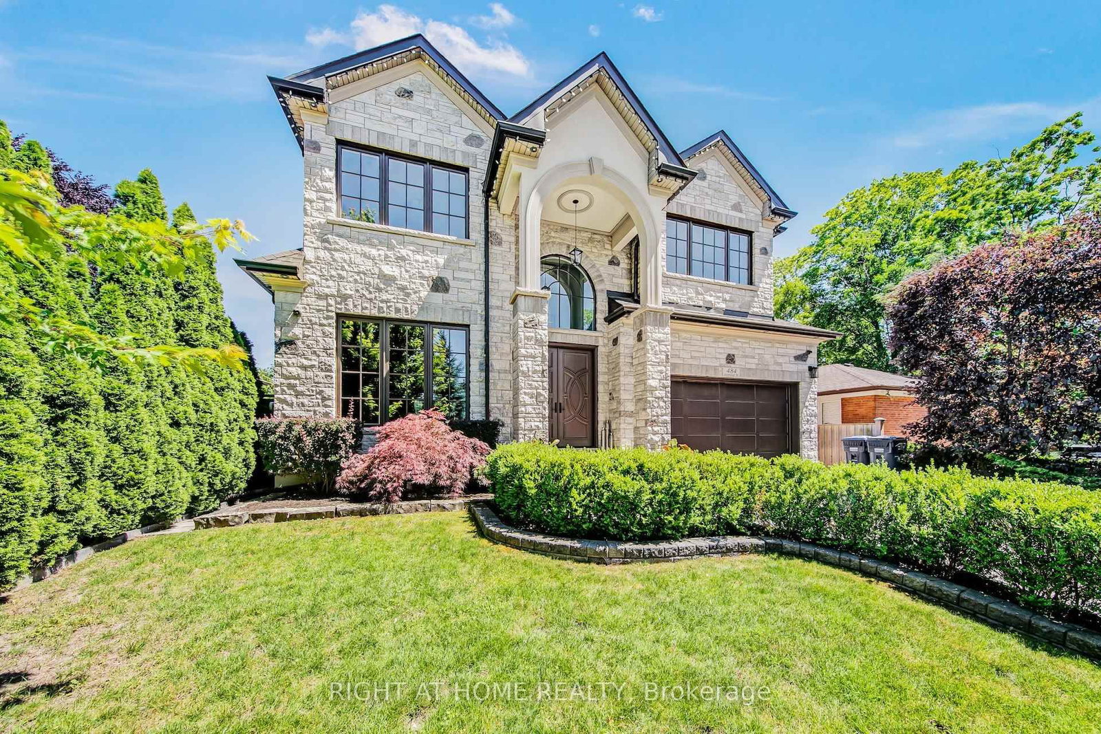 484 Avonwood Drive • Mississauga, ON photo 1