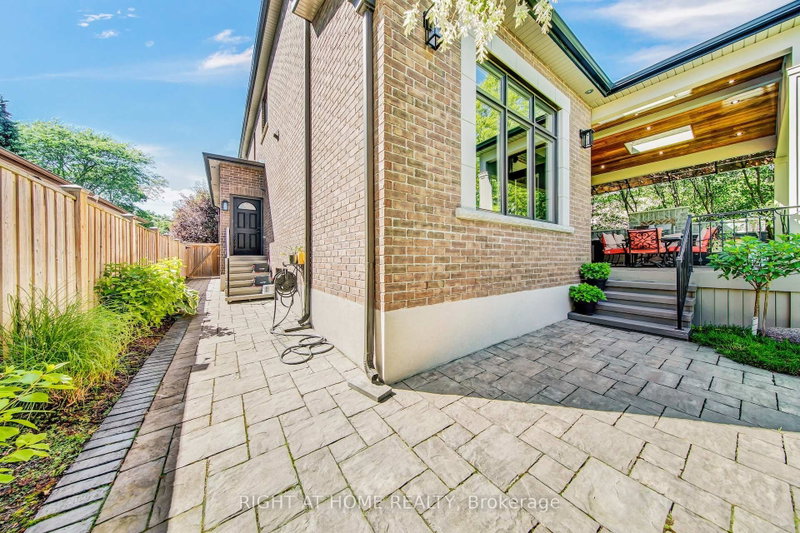 484 Avonwood Mississauga,ON L5G 1Y9 — Photo 39