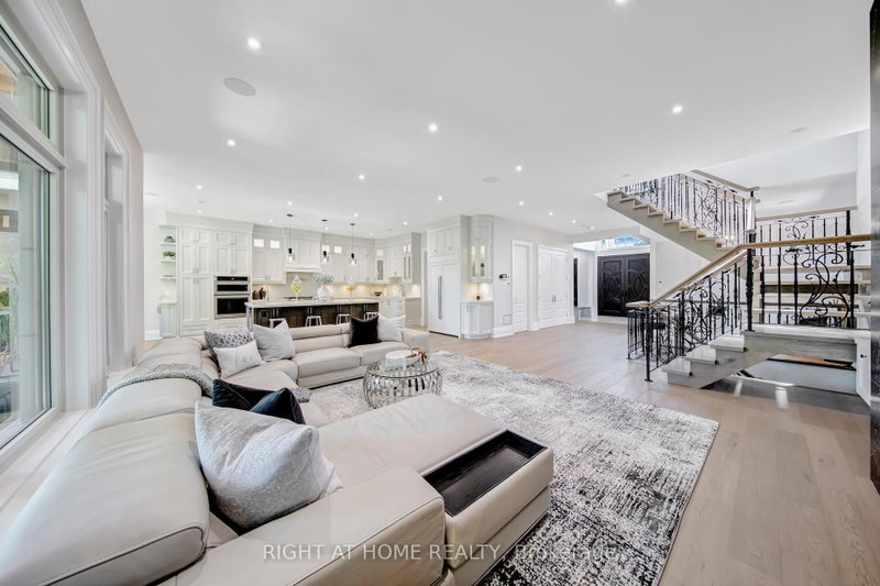 484 Avonwood Mississauga,ON L5G 1Y9 — Photo 9