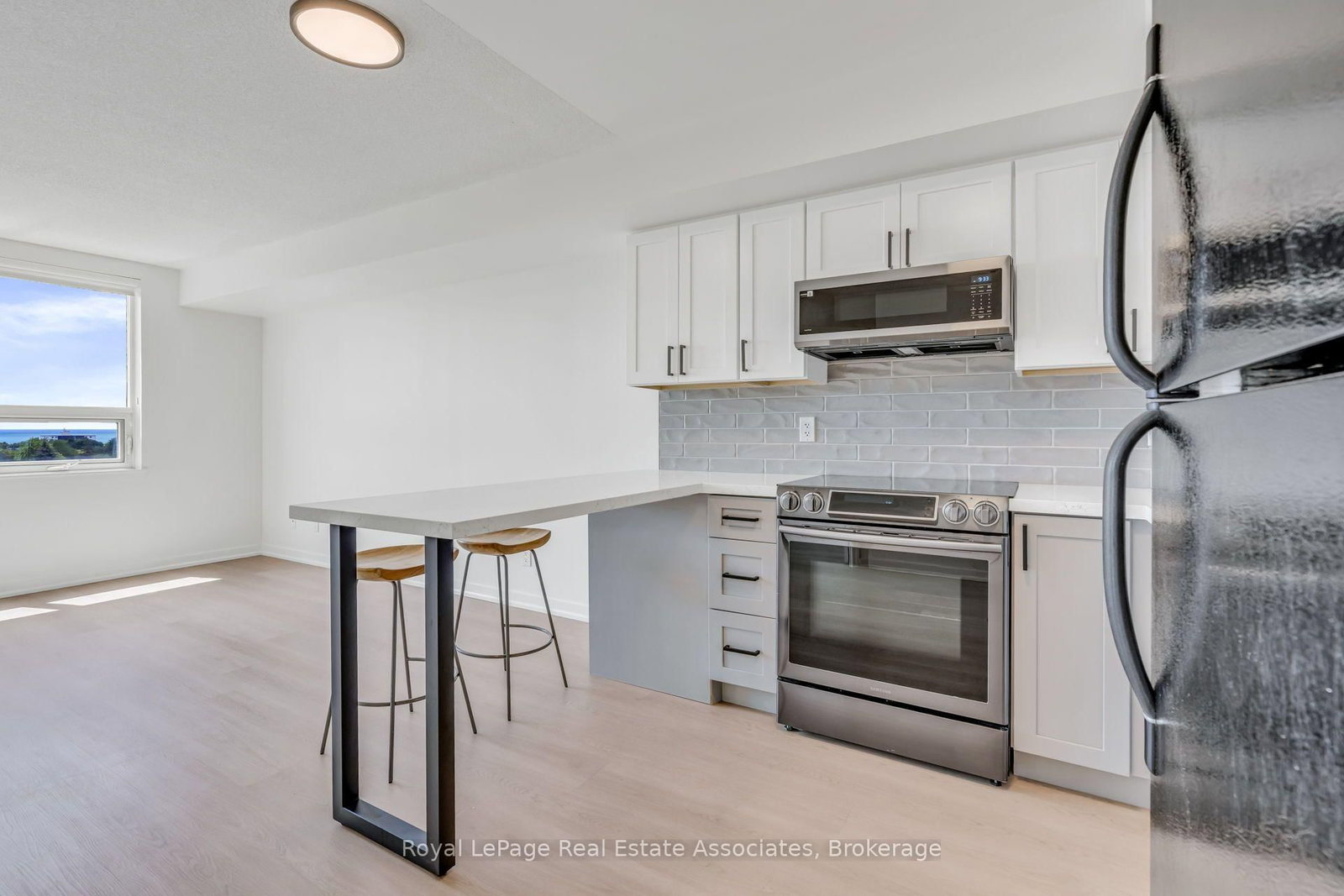 4 Elsinore Path • #706 • Toronto, ON photo 12