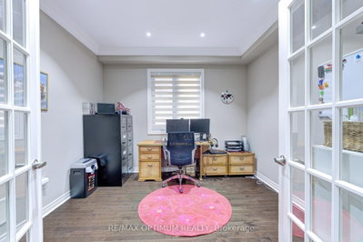 14 Waterwide Crescent • Brampton, ON photo 8