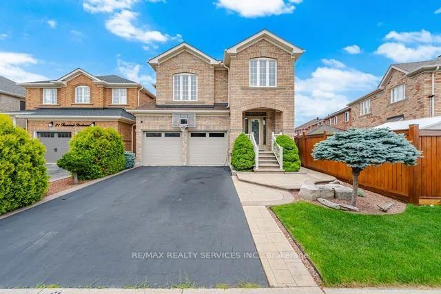 19 Thornbush Boulevard