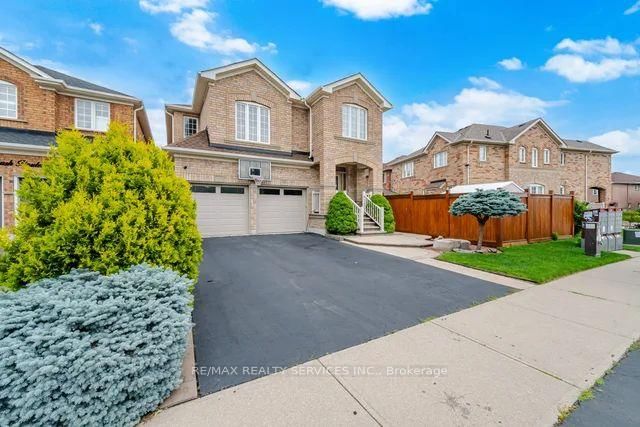 19 Thornbush Boulevard