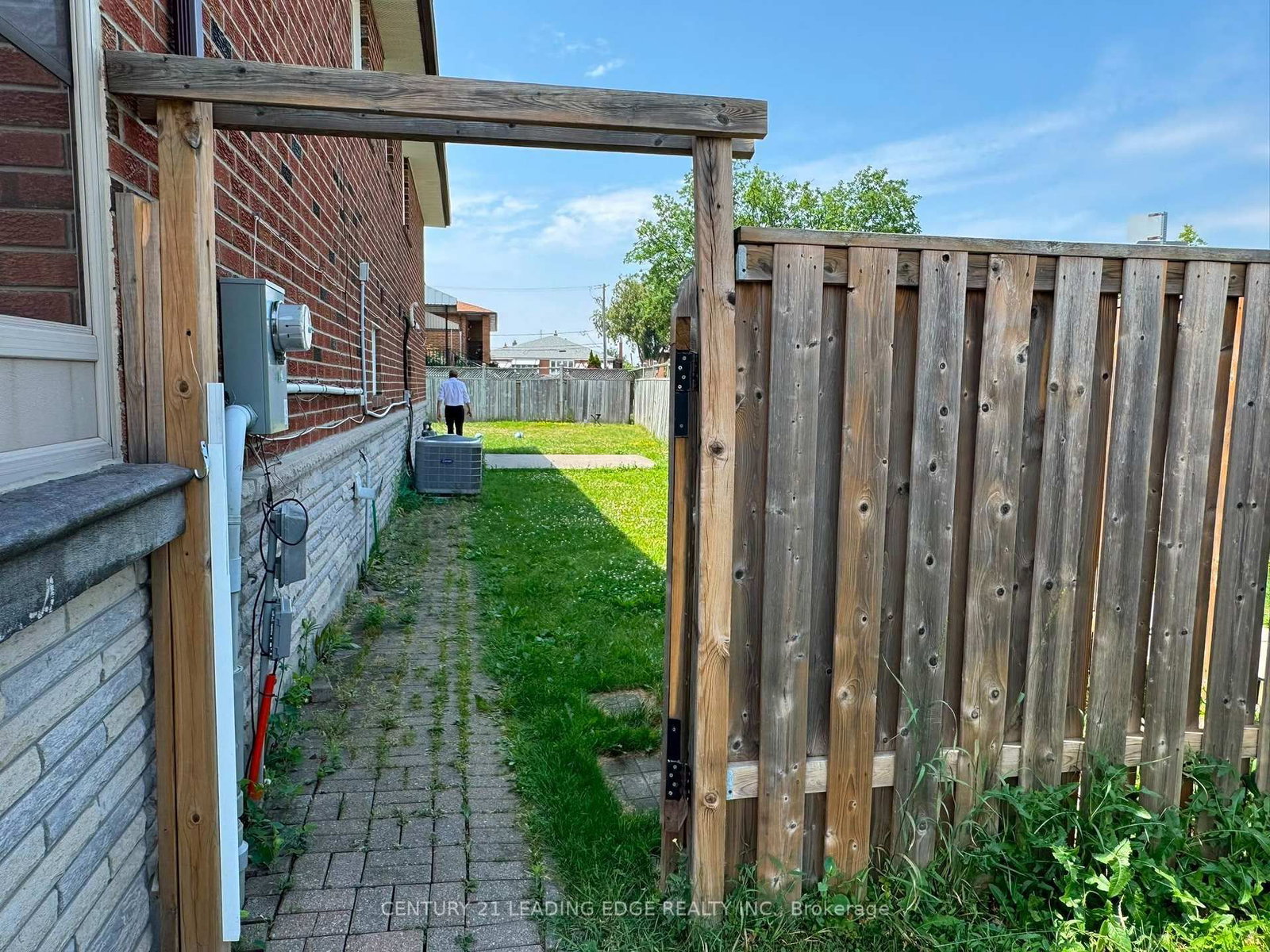 18 Clubhouse Court • Toronto, ON photo 18