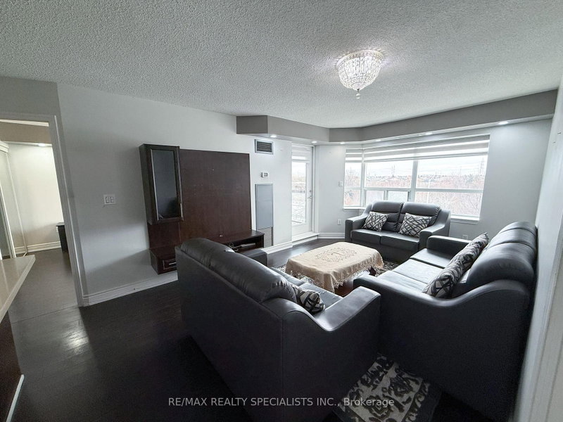 403 - 300 Ray Lawson Boulevard
