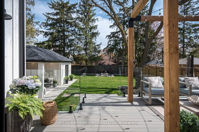 307 Martin Street — photo 2