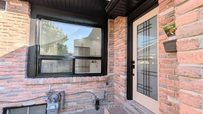 33 Greene Drive — photo 3