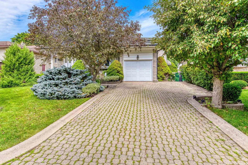 14 Governor Grove Crescent