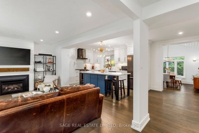 2194 Yorkshire Crescent — photo 4