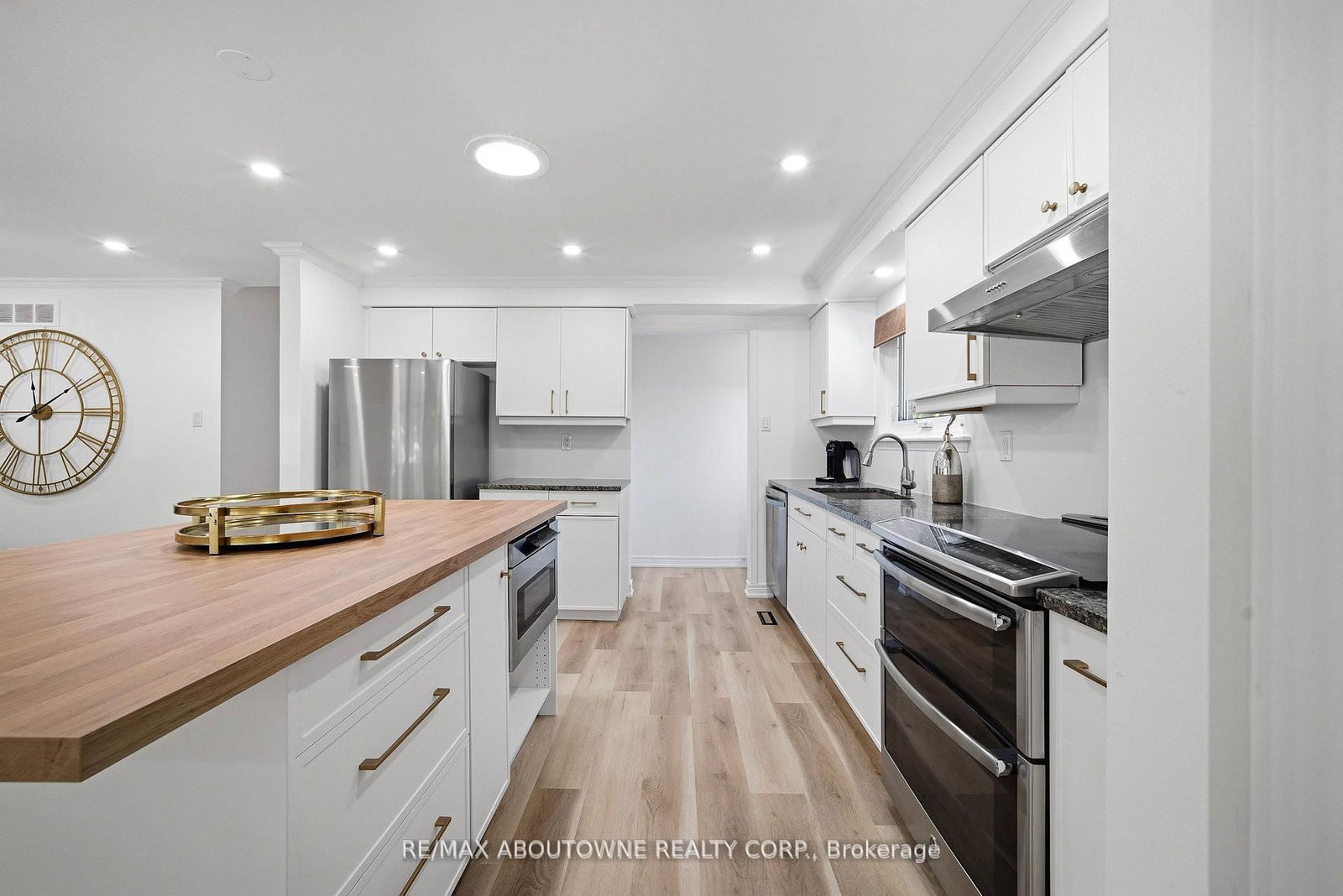 2306 Devon Road • Oakville, ON photo 12