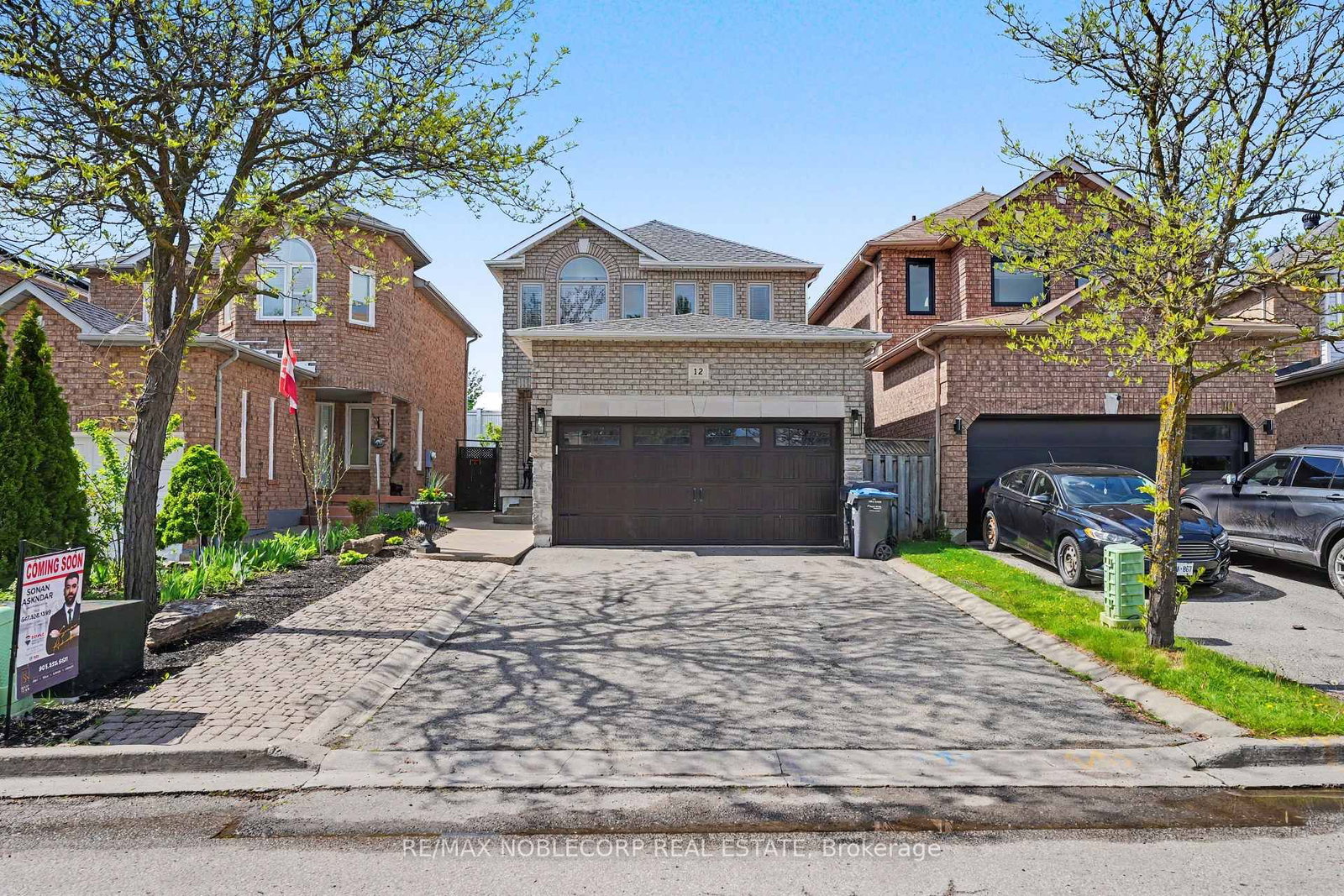 Detached House for sale at 12 Waterbury Street, Caledon, Ontario, L7E 1X2 - Bolton East - MLS: W13537974
