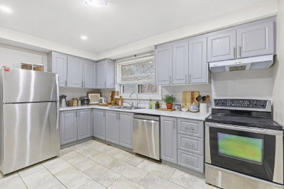 Unit upper — 957 Beechwood Avenue — photo 3