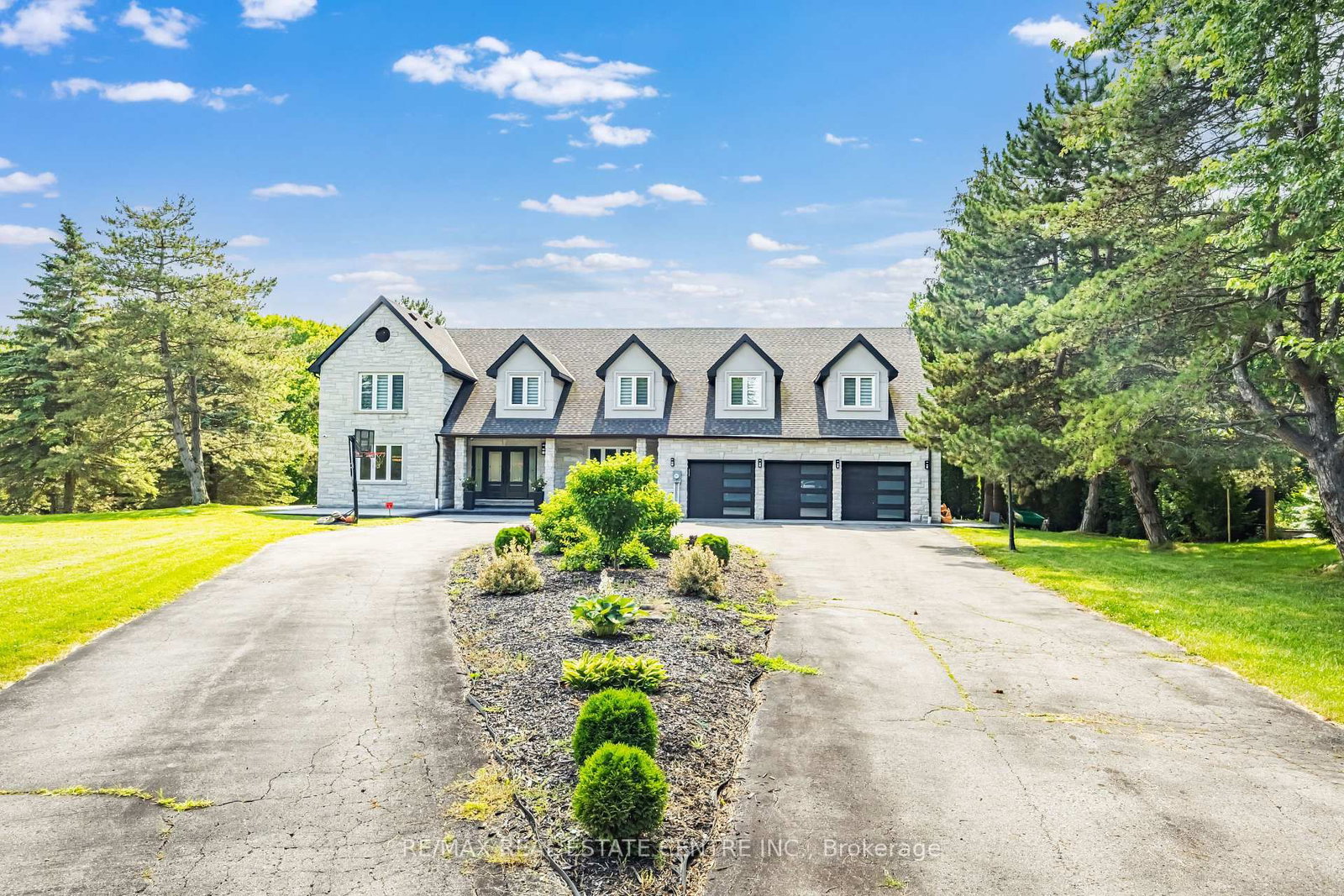 6 Country Lane Drive • Caledon, ON photo 2