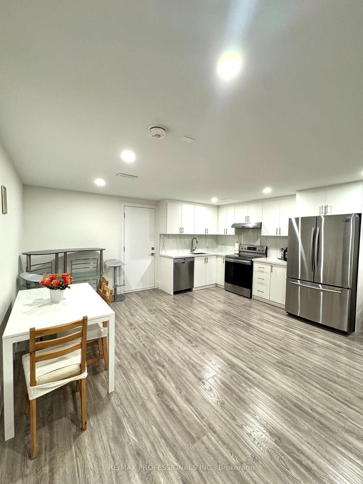 BSMT-36 Mitre Place, Toronto, ON, photo 5