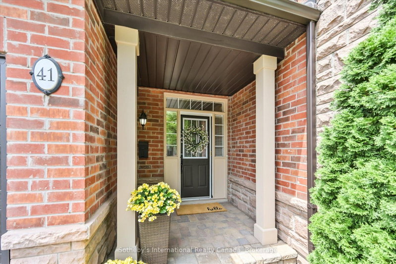 41 - 300 Ravineview Way