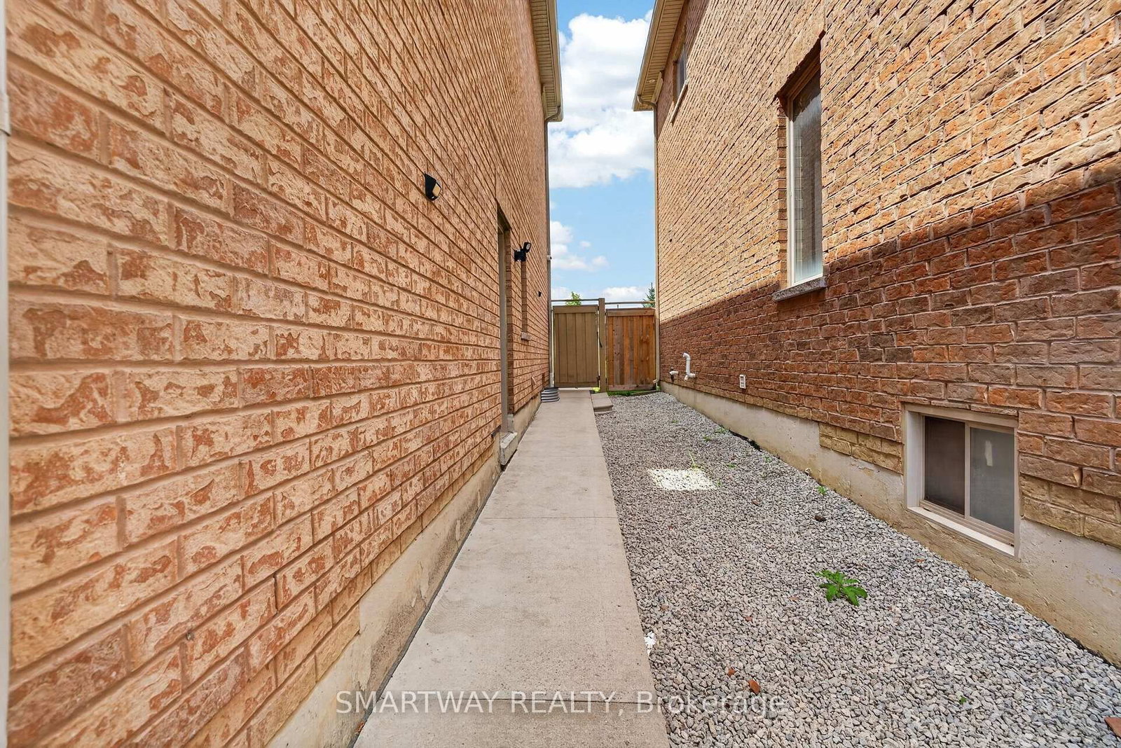 26 Fanning Trail • Brampton, ON photo 46