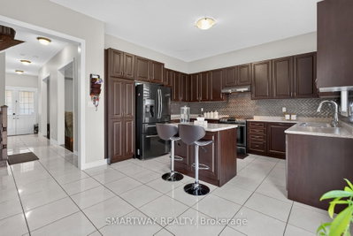 26 Fanning Trail • Brampton, ON photo 8