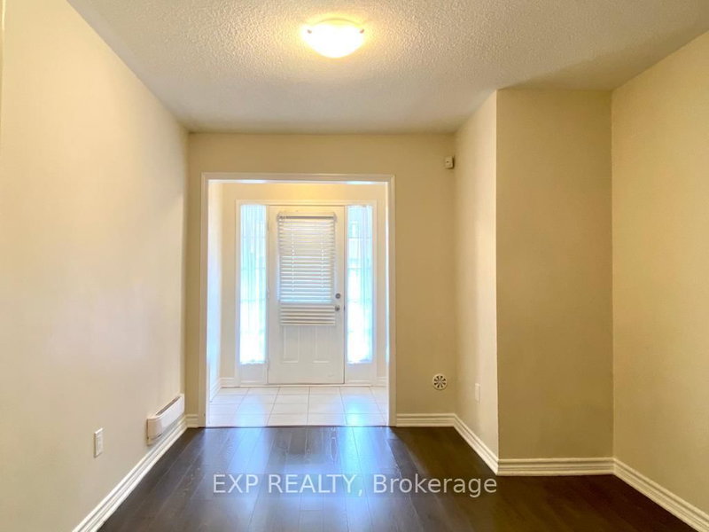 1621 Gainer Crescent