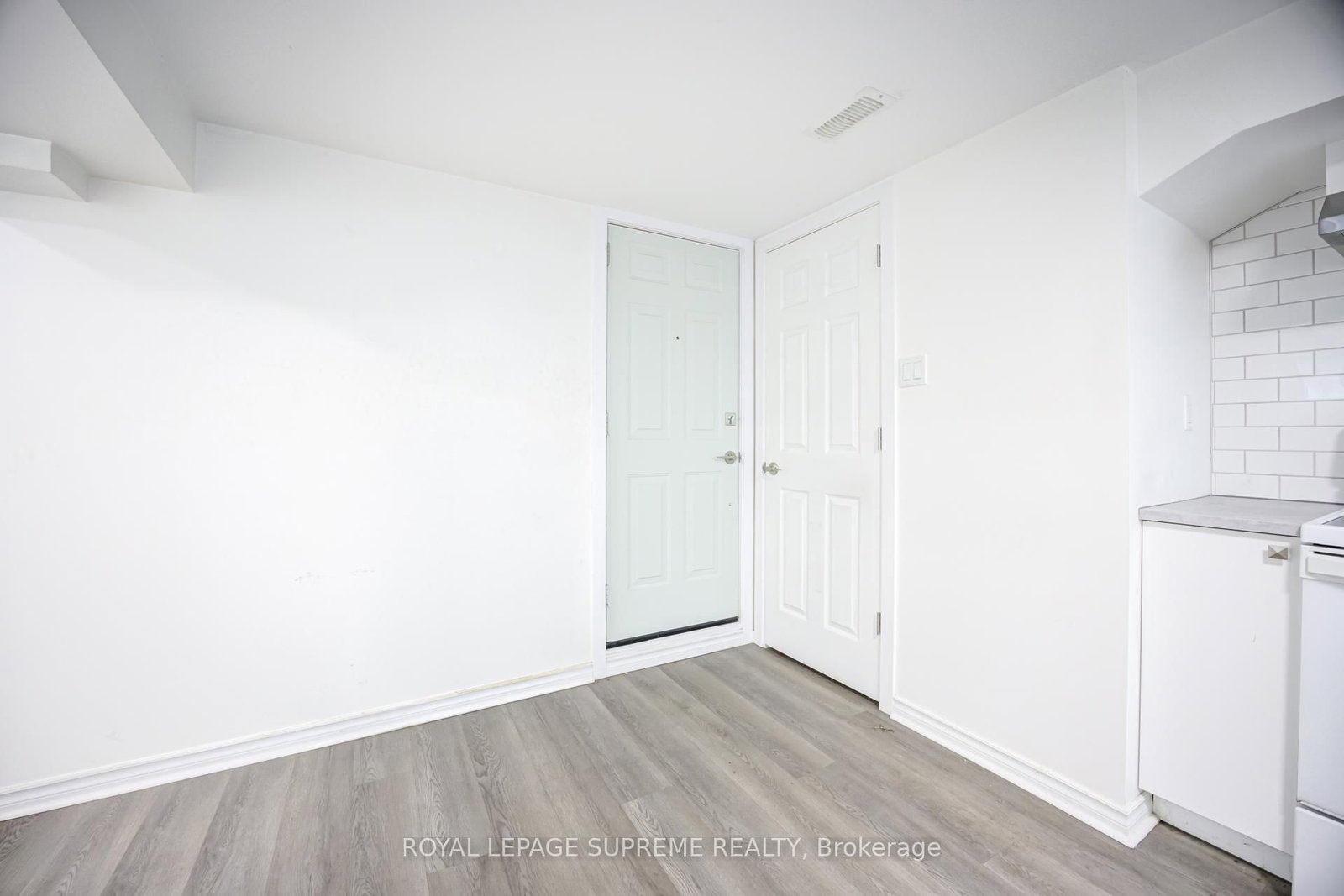 27 Dalrymple Drive, Toronto, ON, photo 2