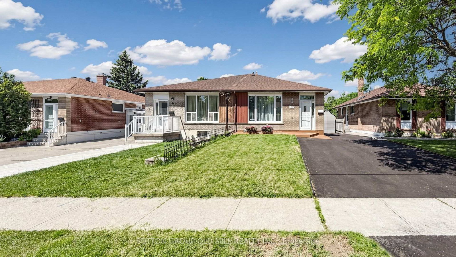 19 Ascot Avenue • Brampton, ON photo 1