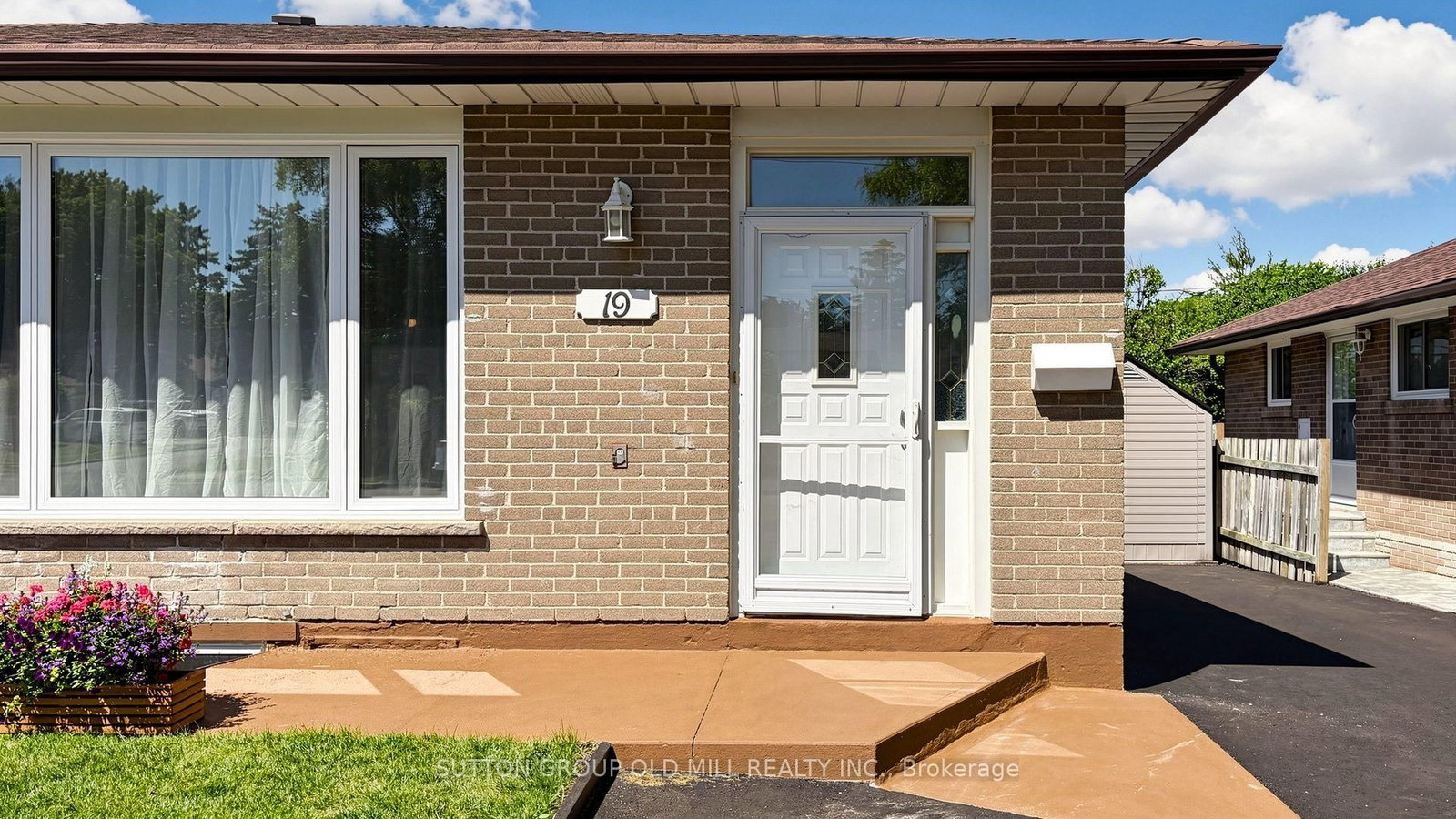 19 Ascot Avenue • Brampton, ON photo 4