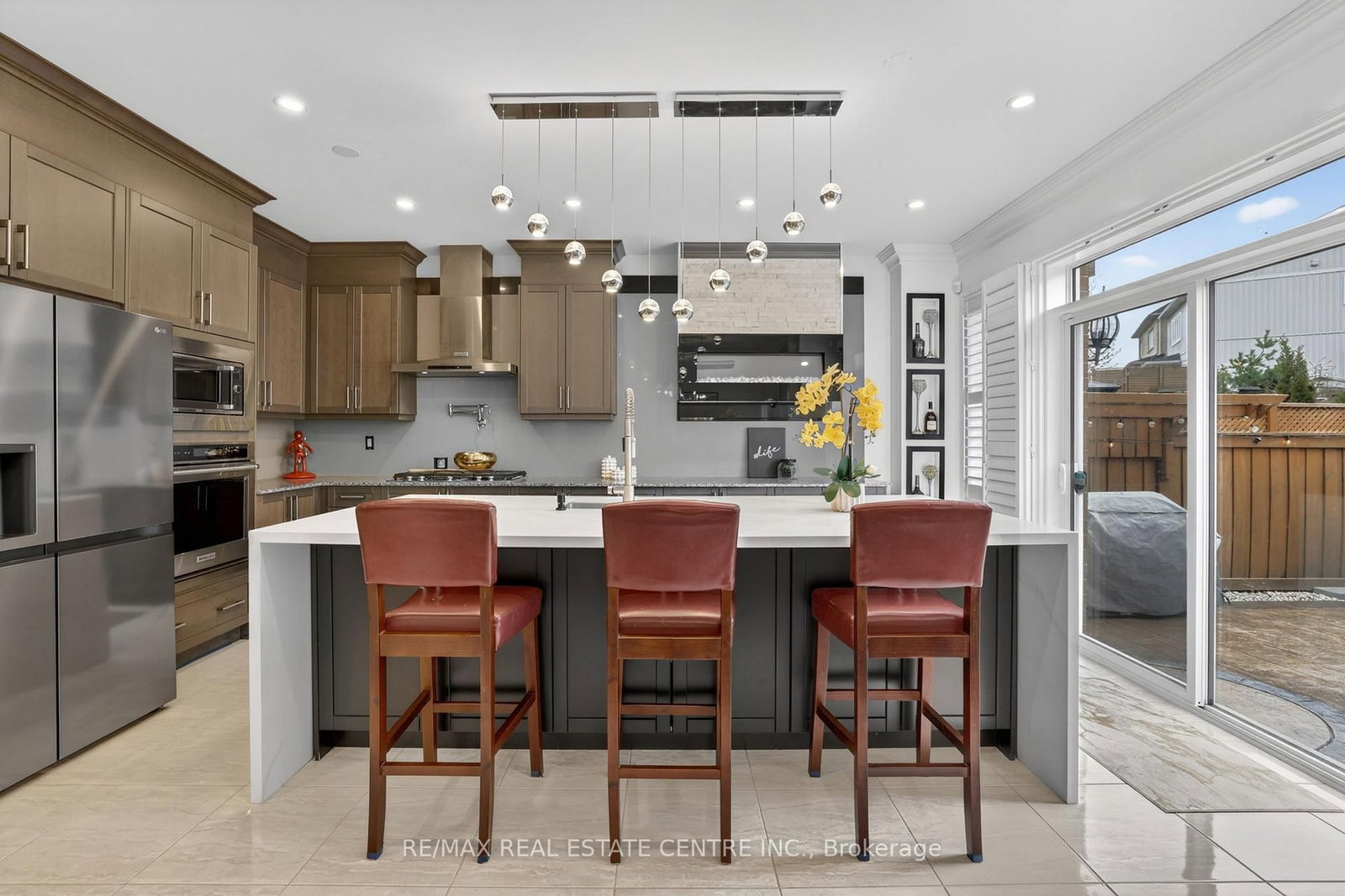 27 Drew Brown Boulevard • Orangeville, ON photo 11