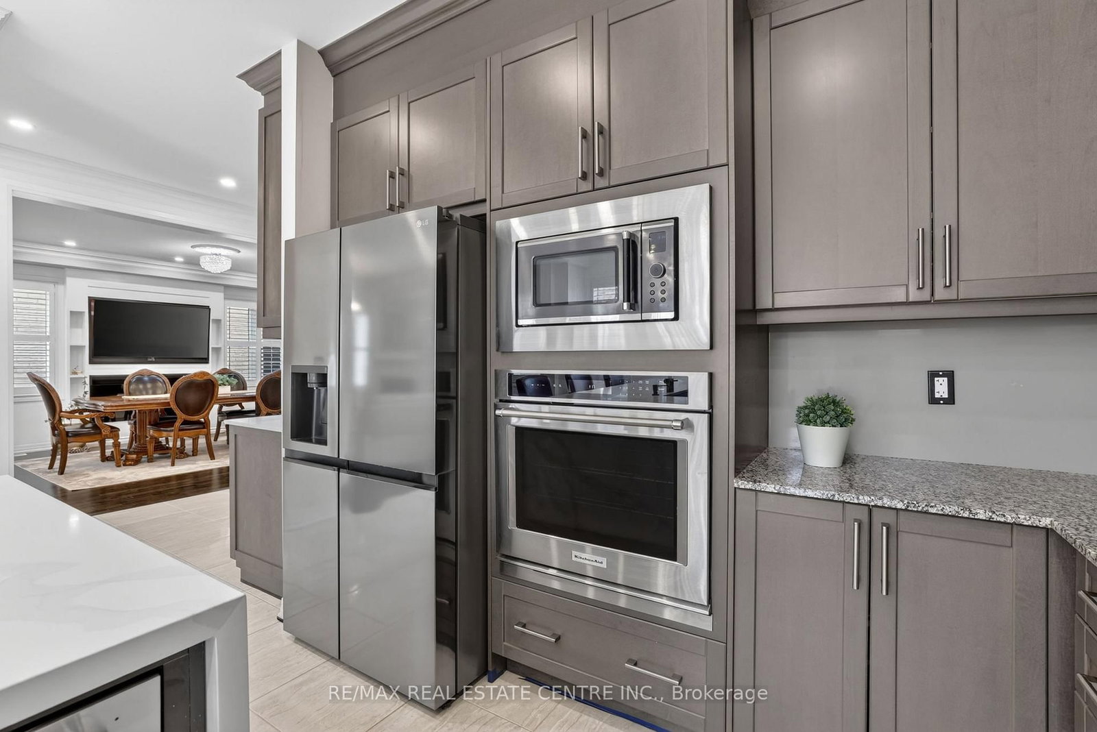 27 Drew Brown Boulevard • Orangeville, ON photo 17